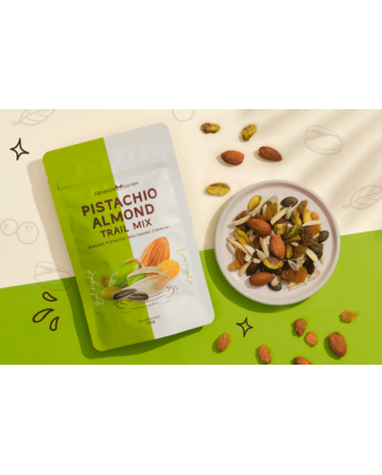 Signature Market Pistachio Almond Trail Mix